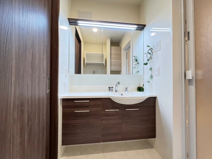 物件内観写真12　(洗面)