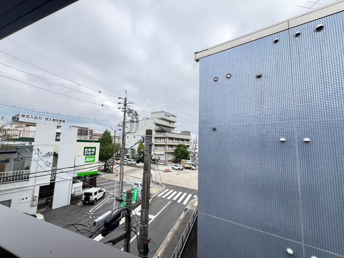 物件内観写真16　(室内からの展望)