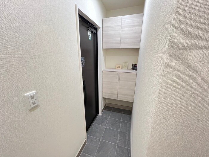 物件内観写真18　(玄関)