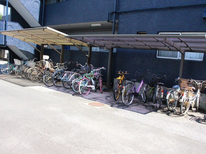 物件外観写真5　(駐輪場)