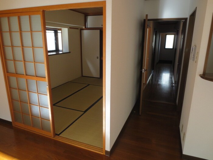 物件内観写真15　(廊下)