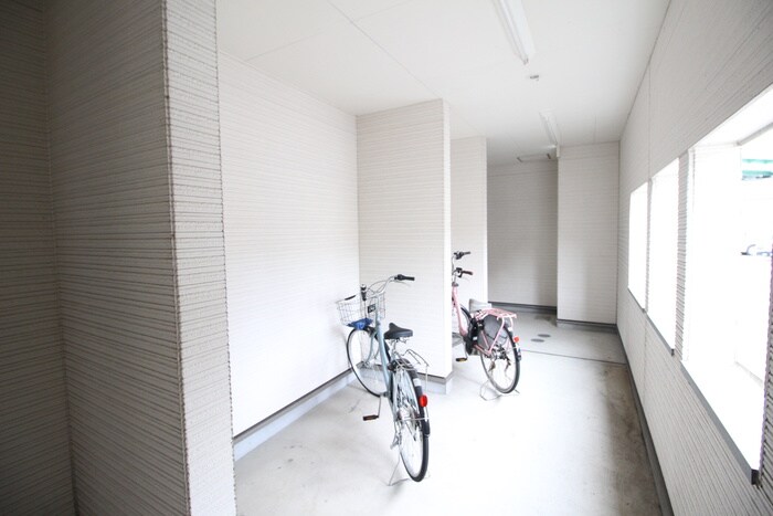物件外観写真5　(駐輪場)