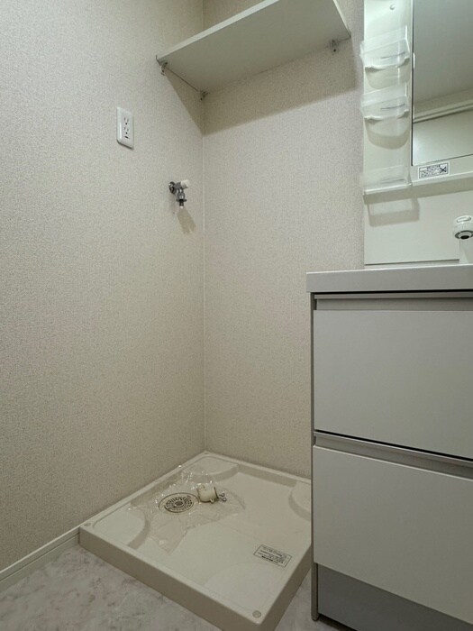 物件内観写真15　(洗濯機置場)