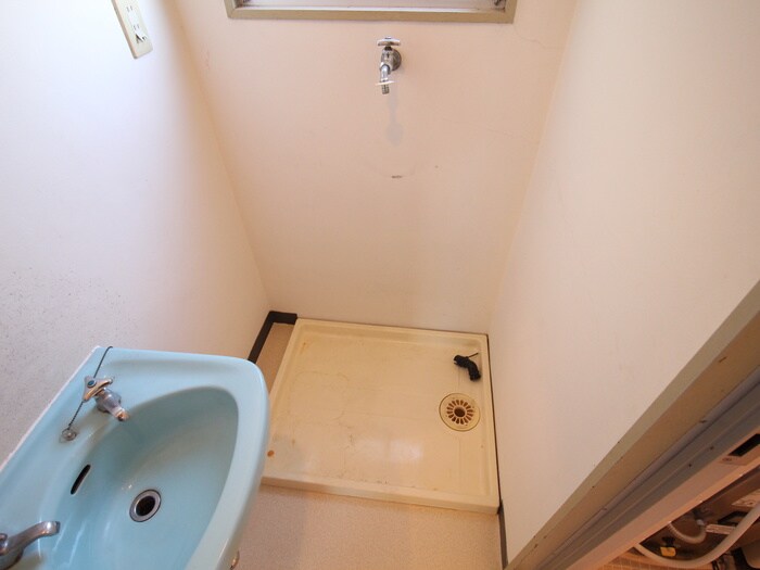 物件内観写真14　(洗濯機置場)