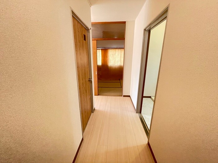 物件内観写真18　(廊下)