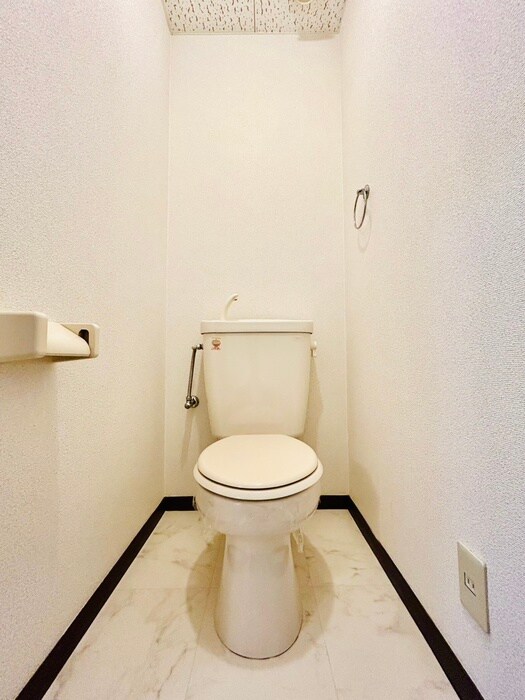 物件内観写真15　(トイレ)