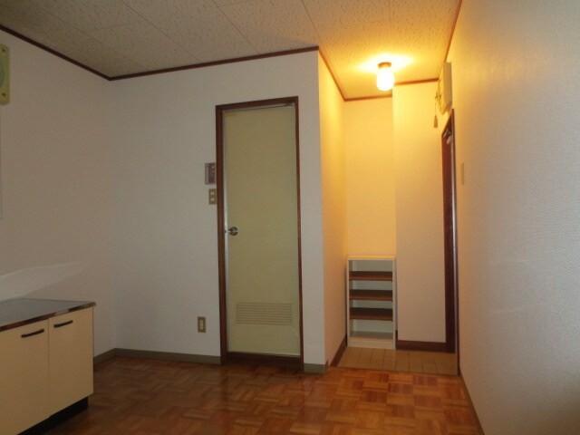 物件内観写真10　(廊下)