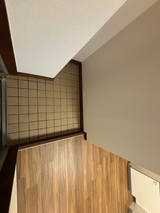 物件内観写真13　(玄関)