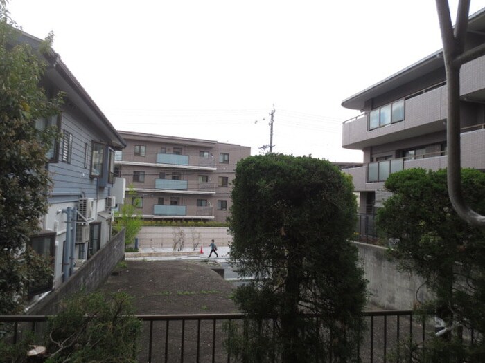 物件内観写真16　(室内からの展望)