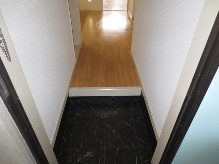 物件内観写真21　(玄関)