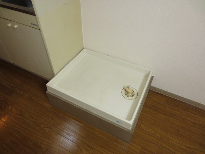 物件内観写真14　(洗濯機置場)