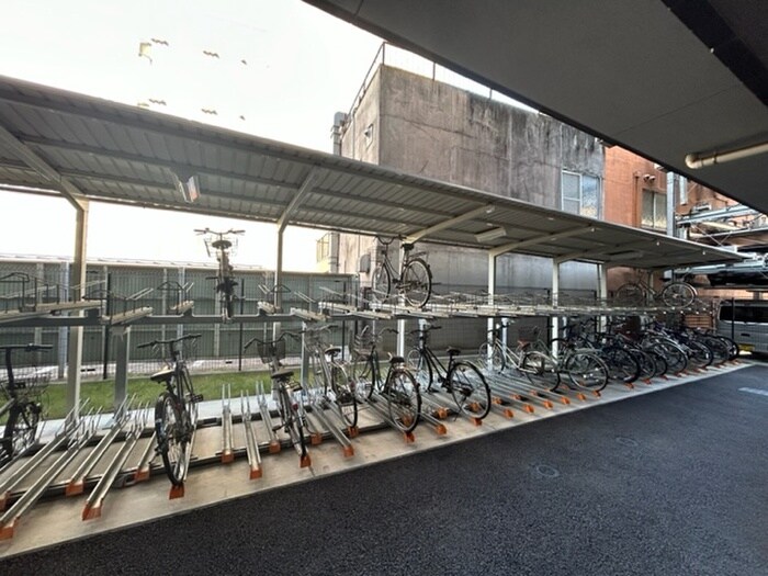 物件外観写真4　(駐輪場)