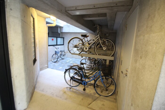物件外観写真5　(駐輪場)