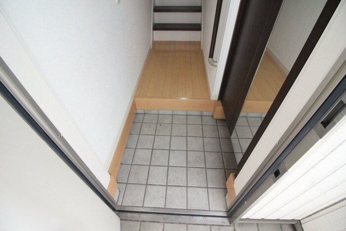 物件内観写真15　(玄関)