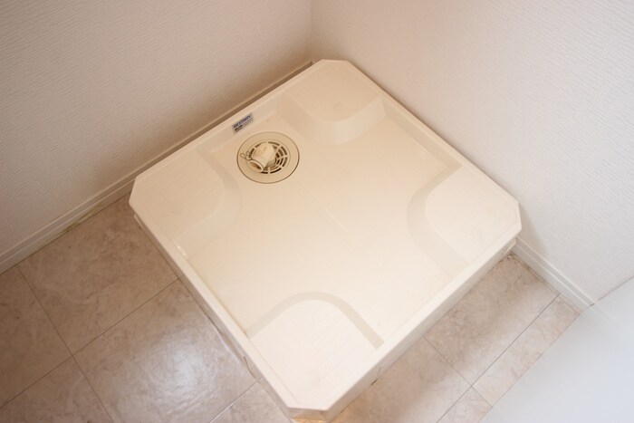 物件内観写真12　(洗濯機置場)