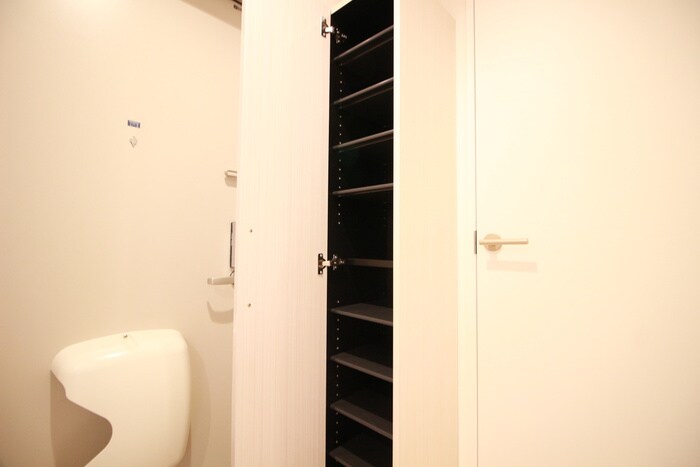 物件内観写真18　(靴箱)