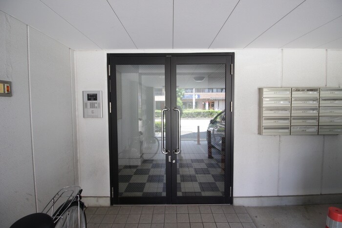 物件外観写真5　(エントランス部分)