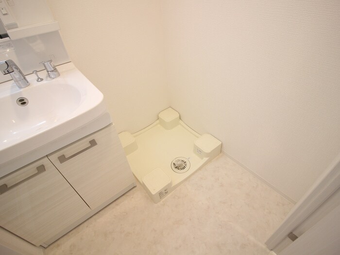 物件内観写真13　(洗濯機置場)