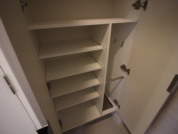 物件内観写真14　(靴箱)