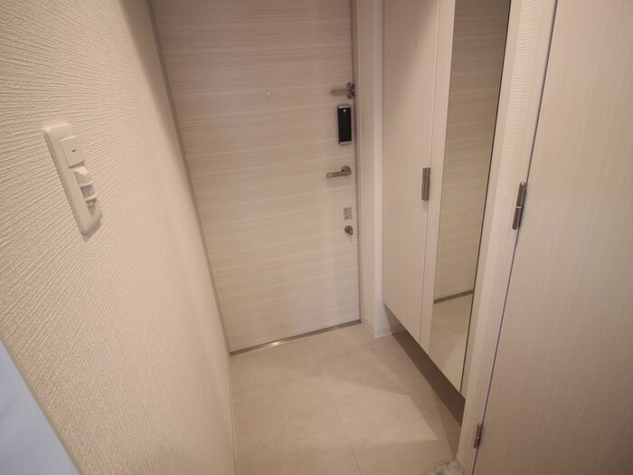 物件内観写真18　(玄関)