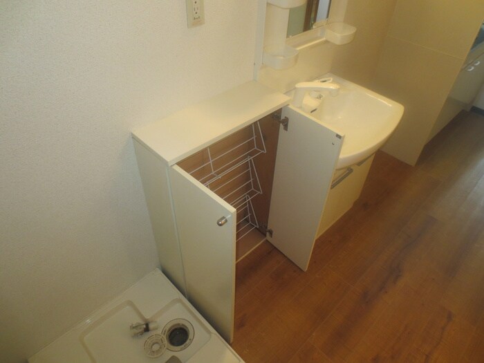 物件内観写真8　(靴箱)