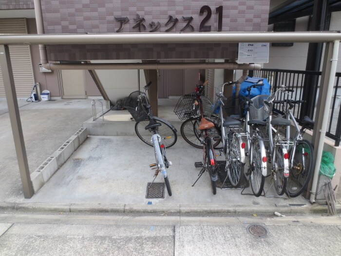 物件外観写真6　(駐輪場)