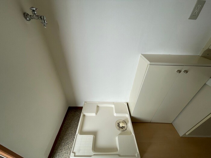 物件内観写真17　(洗濯機置場)