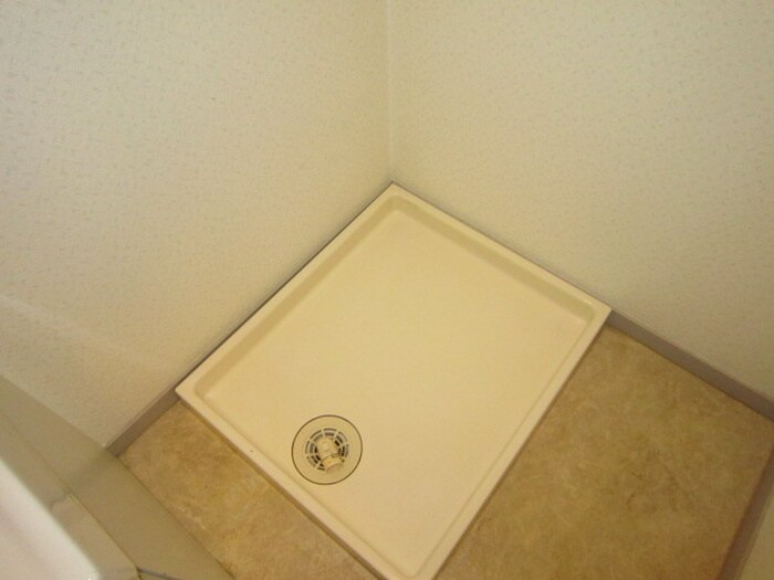 物件内観写真10　(洗濯機置場)