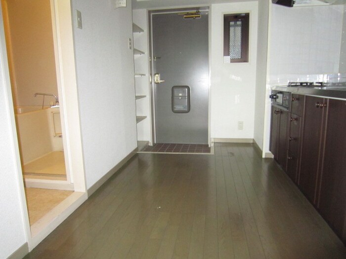 物件内観写真14　(廊下)