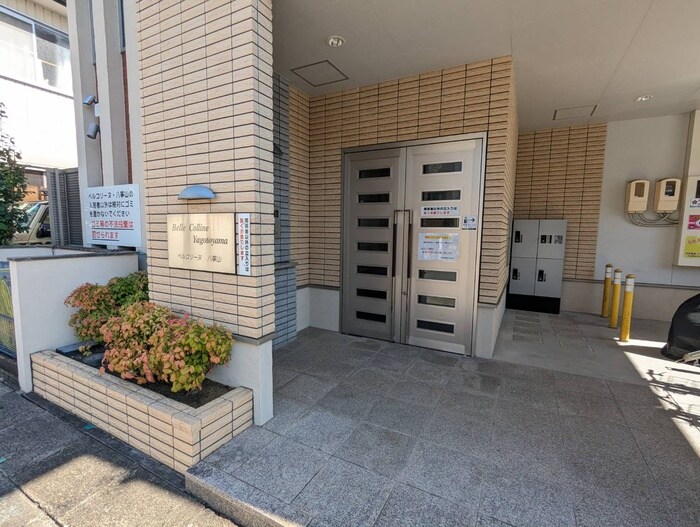 物件外観写真4　(エントランス部分)