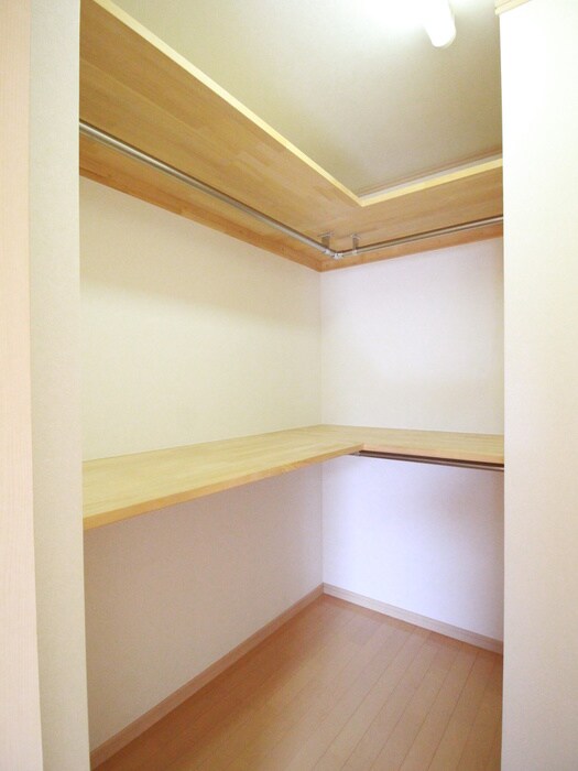物件内観写真12　(収納)