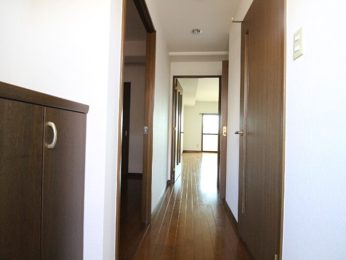 物件内観写真15　(廊下)
