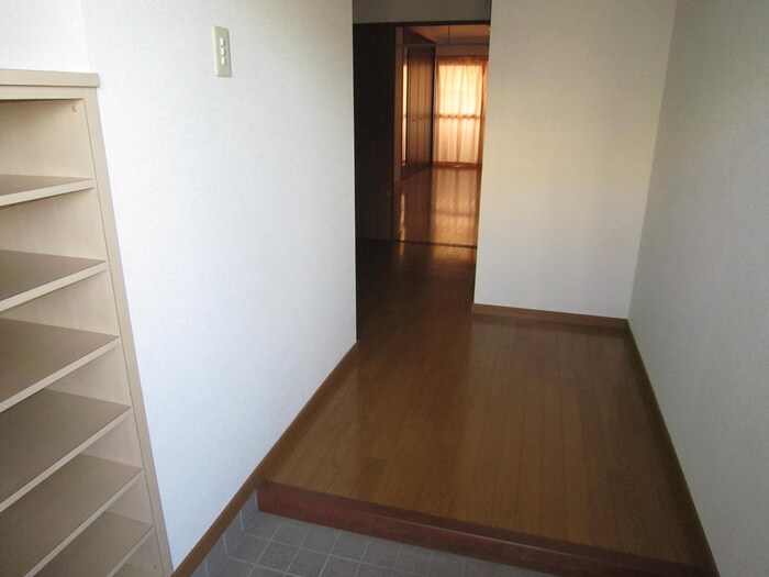 物件内観写真15　(玄関)