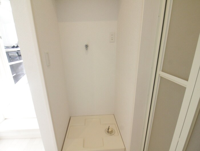 物件内観写真17　(洗濯機置場)