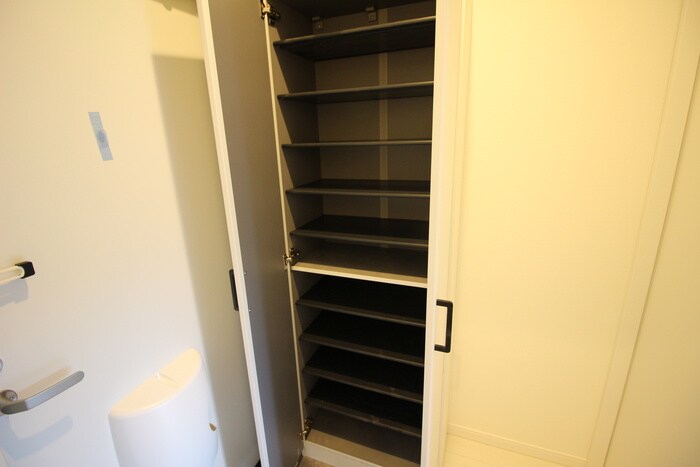 物件内観写真8　(靴箱)