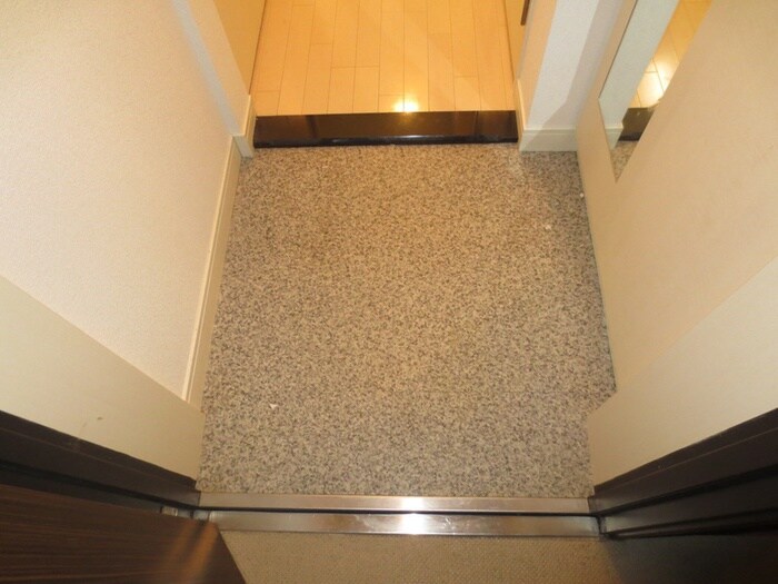 物件内観写真19　(玄関)