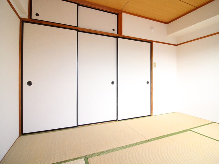 物件内観写真8　(居室)