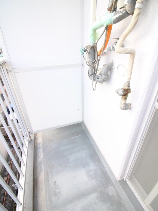 物件内観写真14　(洗濯機置場)