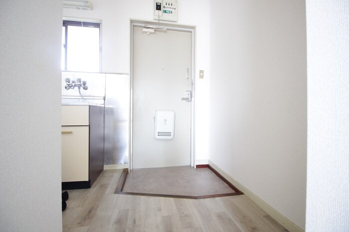 物件内観写真15　(玄関)
