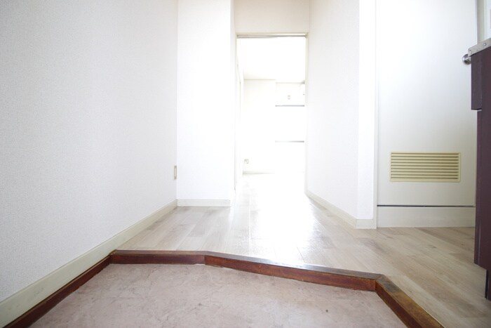 物件内観写真16　(廊下)
