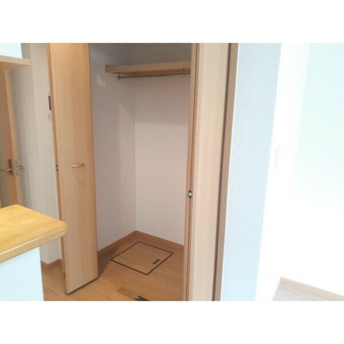 物件内観写真12　(収納)