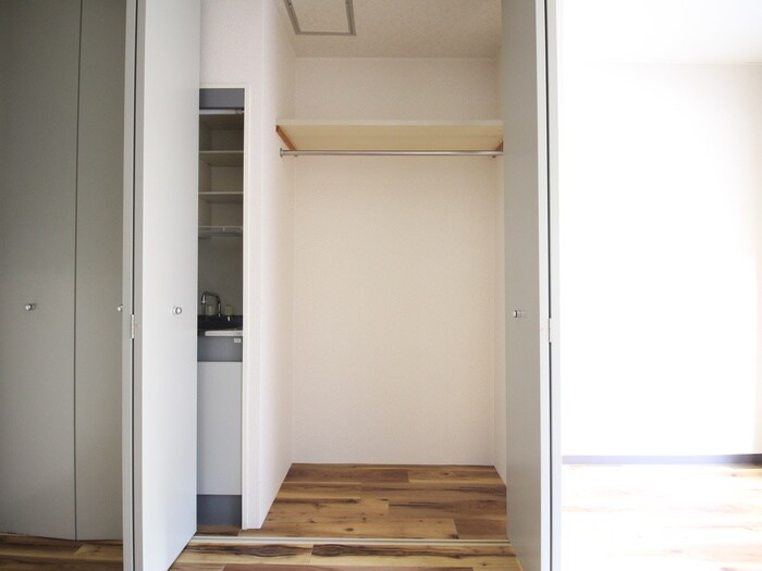 物件内観写真12　(収納)