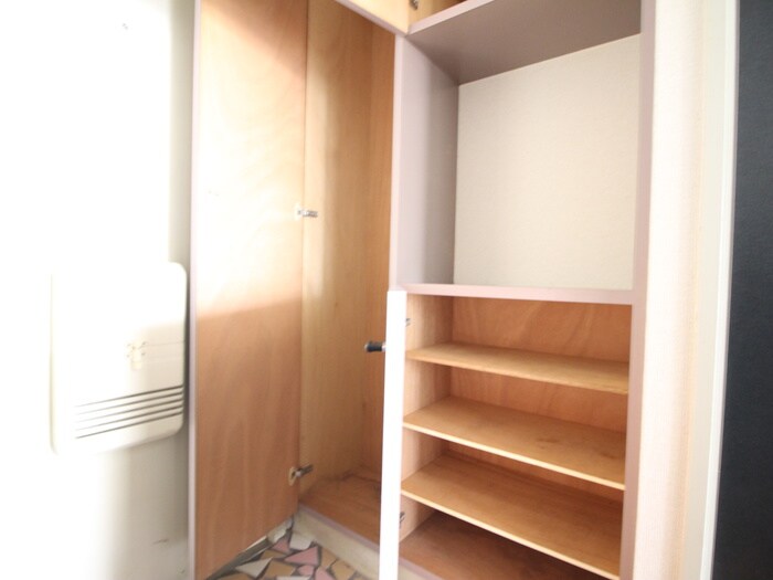 物件内観写真18　(靴箱)