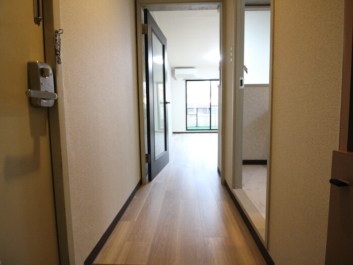 物件内観写真21　(廊下)