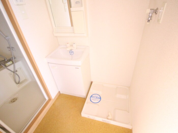 物件内観写真12　(洗濯機置場)