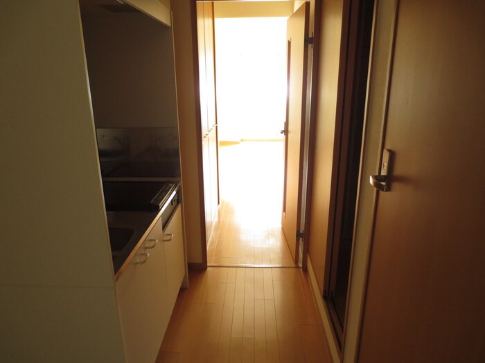 物件内観写真14　(廊下)