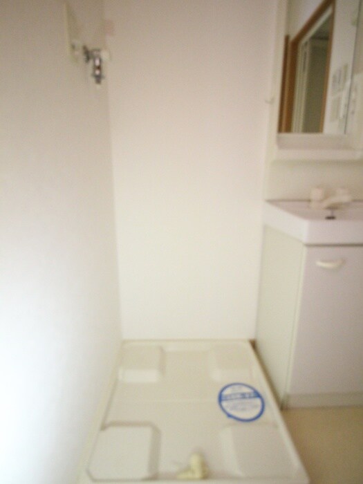 物件内観写真14　(洗濯機置場)