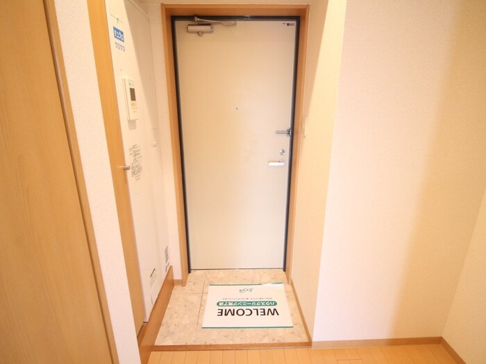 物件内観写真15　(玄関)