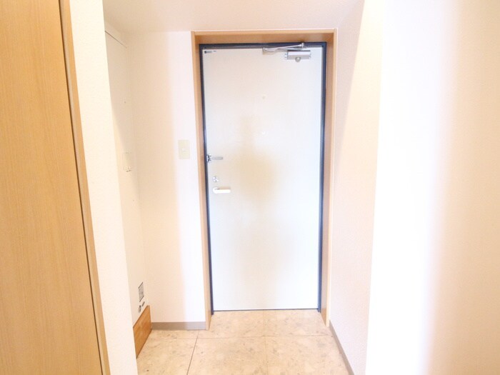 物件内観写真15　(玄関)