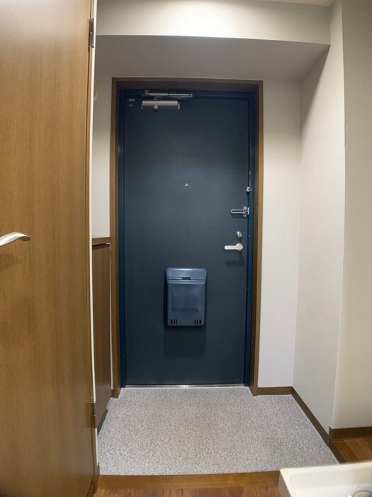 物件内観写真7　(玄関)